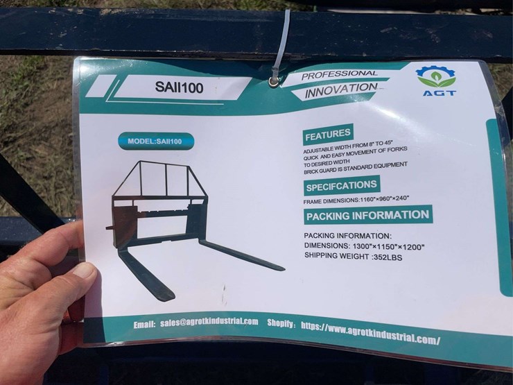 agt-skid-steer-pallet-forks.-model-sall100-image-3