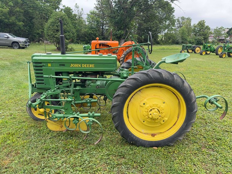john-deere-h-image-2