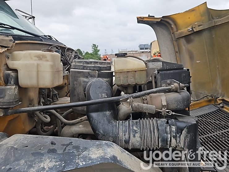 2000-caterpillar-3126-image-18
