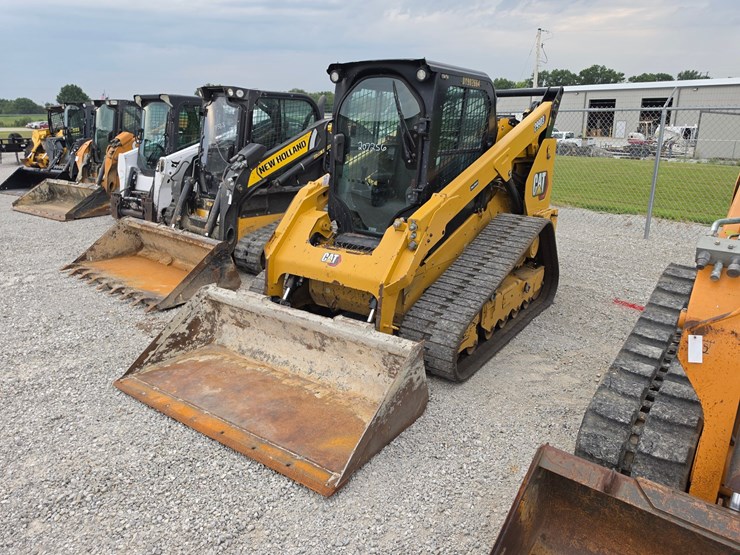2020-caterpillar-299d3-image-25