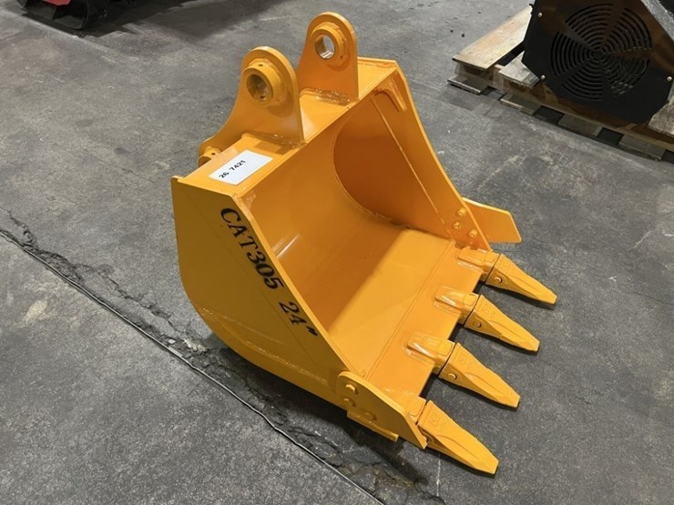2026-caterpillar-305-image-1