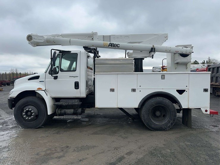 2009-international-durastar-4300-image-7