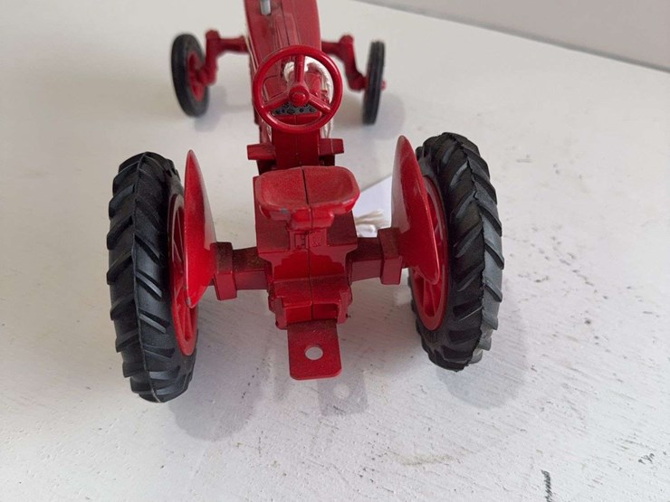 ertl-mccormick-farmall-350,-die-cast-metal,-1/16-scale-image-3