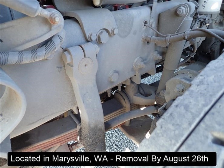2016-freightliner-114sd-image-27
