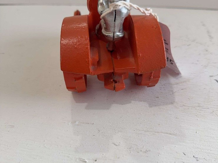 allis-chalmers-cast-iron-toy-tractor,-1/16-scale-image-3