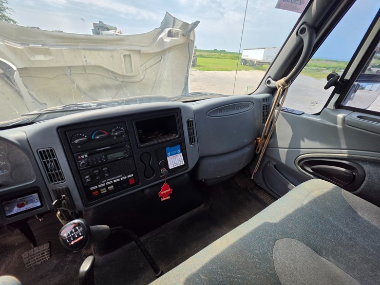 2002-international-durastar-4300-image-116
