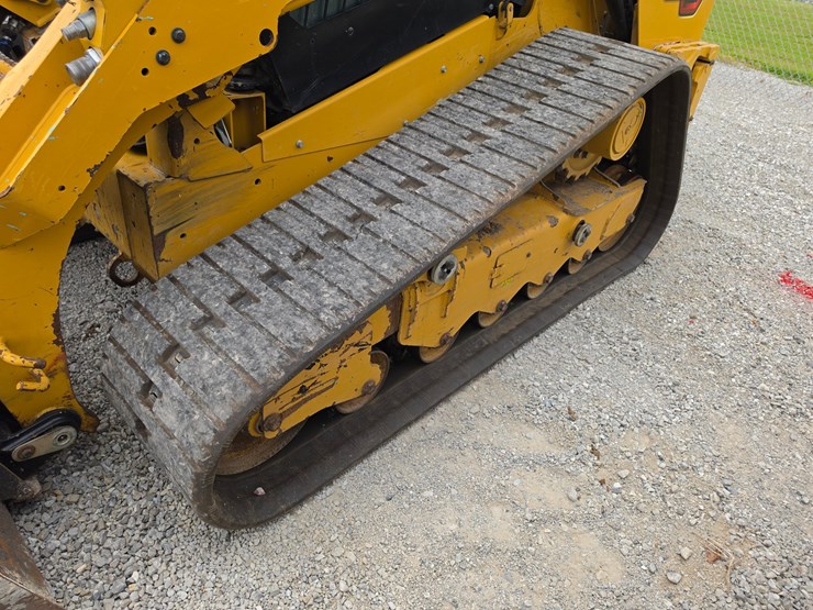 2020-caterpillar-299d3-image-23