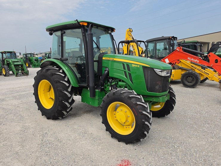 2019-john-deere-5100e-image-2