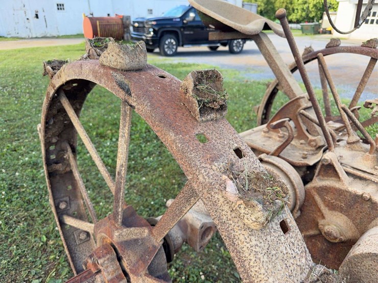 john-deere-model-b-image-24