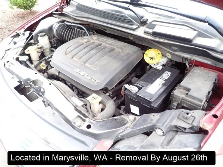2014-chrysler-town-&-country-image-20