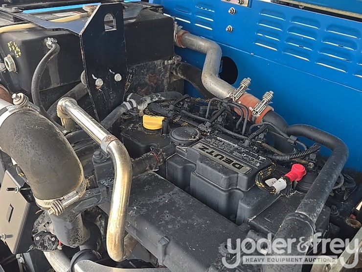 2018-genie-gth844-image-39
