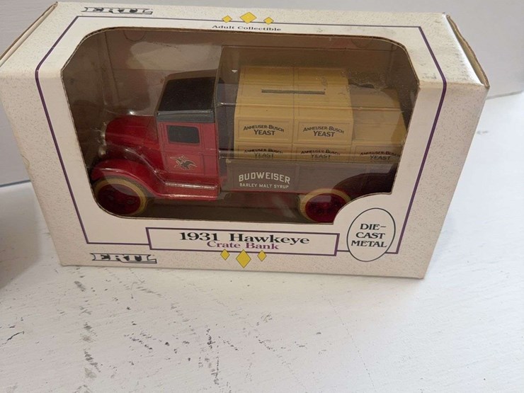 ertl-1931-hawkeye-crate-bank,-anheuser-busch-1930-delivery-truck,-die-cast-meta-image-3