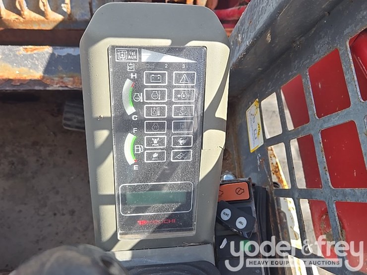2019-takeuchi-tl8-image-48