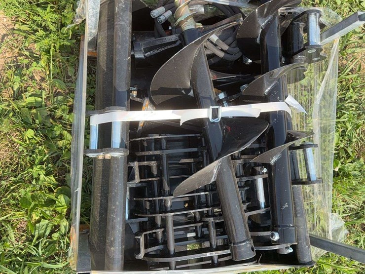 mini-skid-steer-attachment-set-image-3