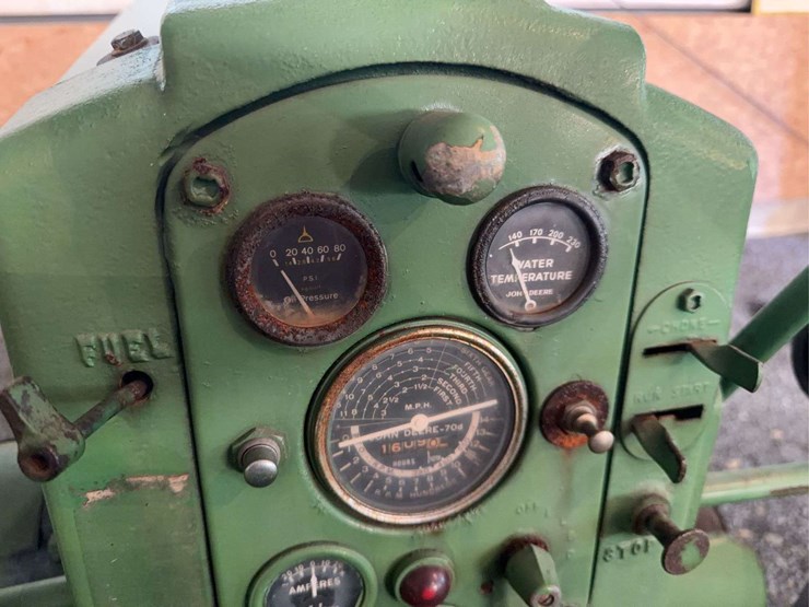 john-deere-70-image-33