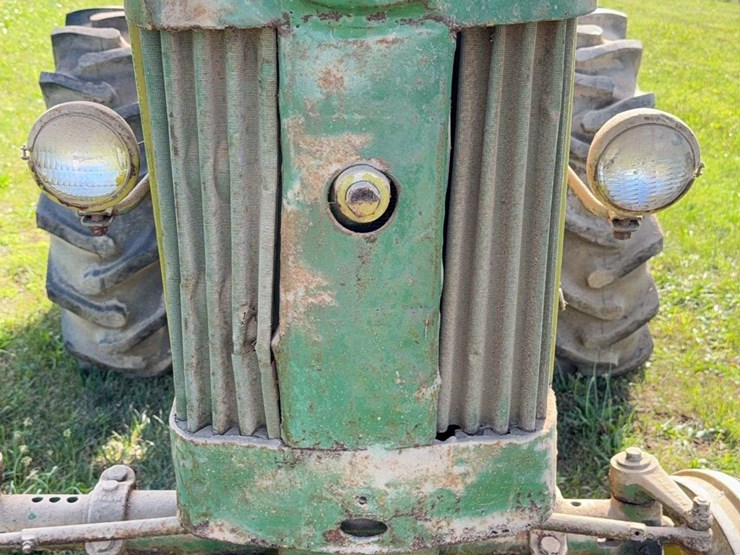 john-deere-330-image-9