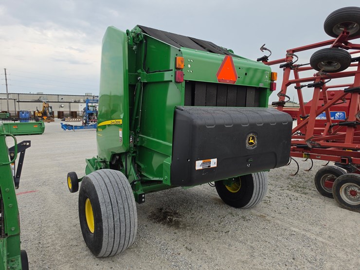 2019-john-deere-560m-image-9