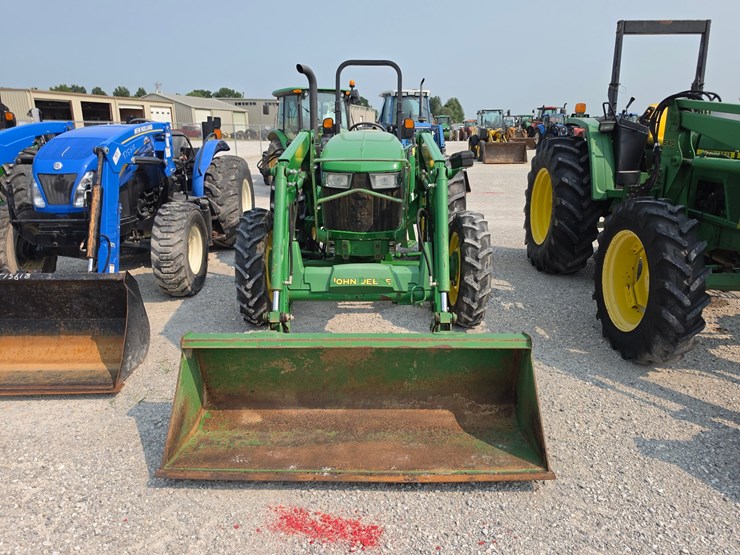 2016-john-deere-5075e-image-2