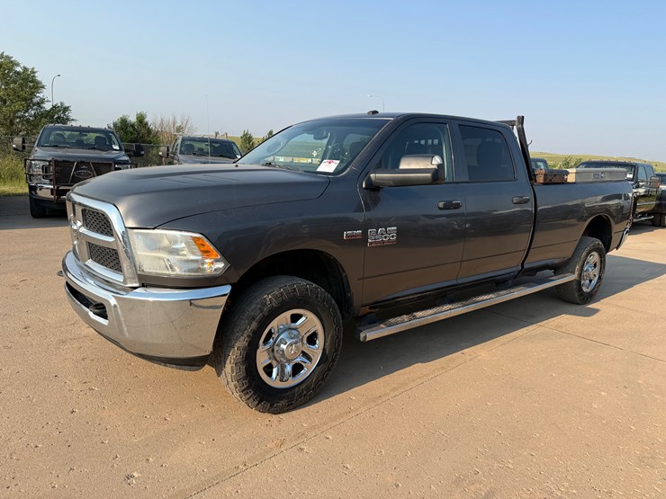 2015-ram-2500-hd-image-2