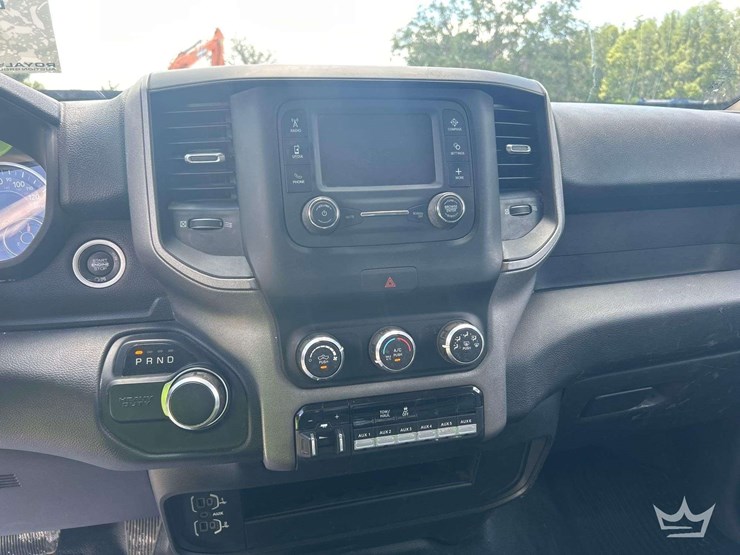 2019-dodge-2500-image-13