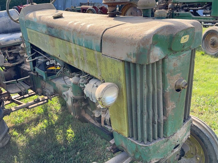 john-deere-330-image-10