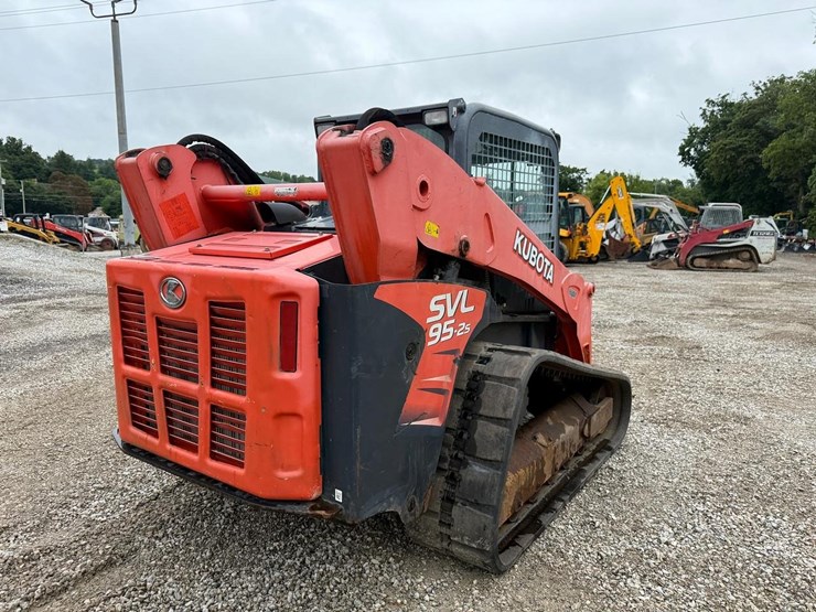 2017-kubota-svl95-2s-image-4