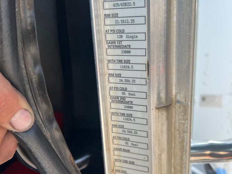 2018-peterbilt-348-image-20