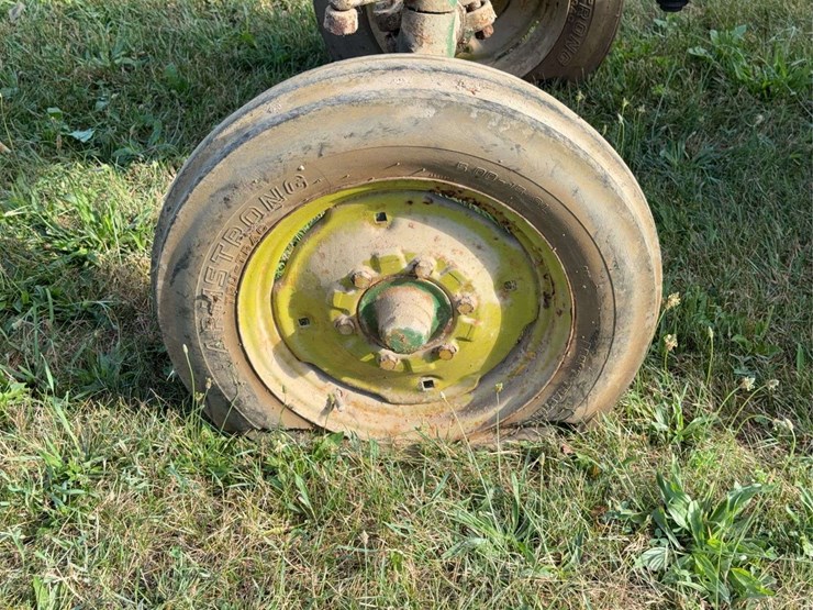 john-deere-330-image-13