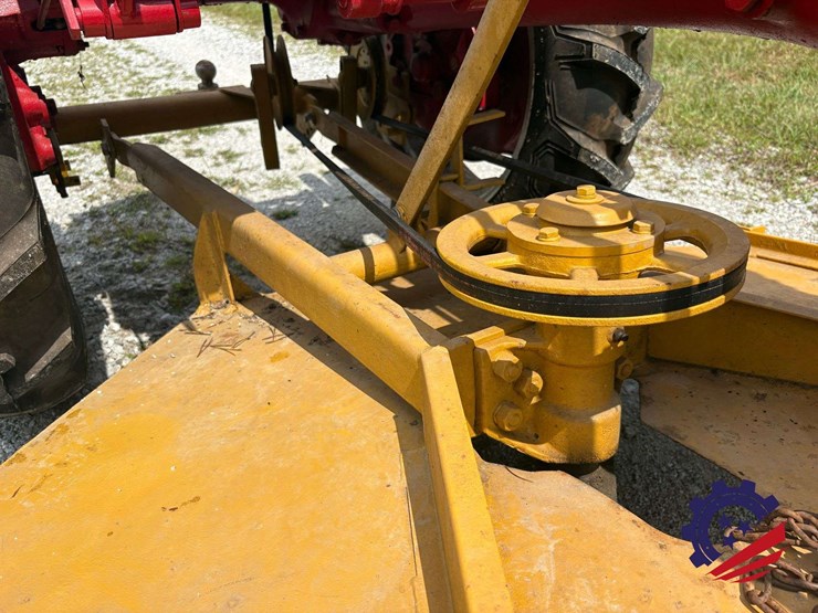 mccormick-farmall-cub-farm-tractor-image-41