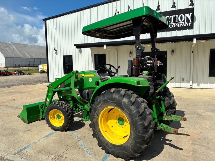 john-deere-4052m-image-6