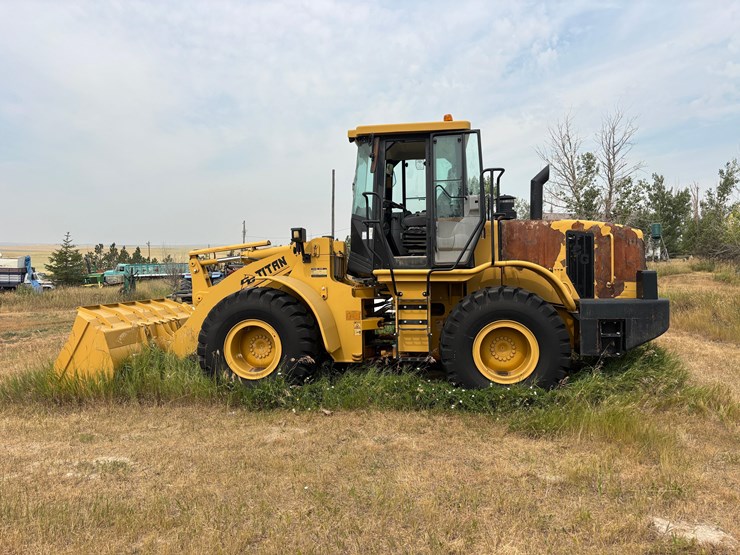 2011-g-g-titan-wheel-loader-image-1
