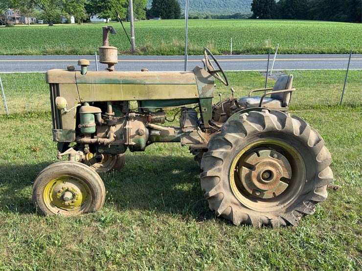 john-deere-330-image-2