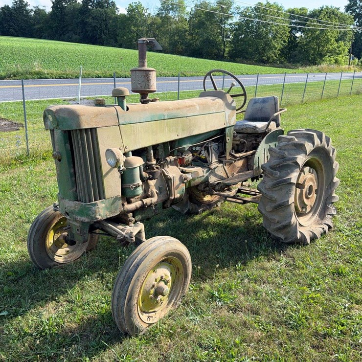 JOHN DEERE 330