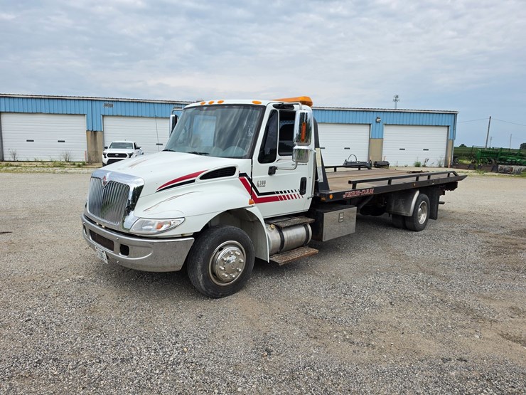 2002-international-durastar-4300-image-3