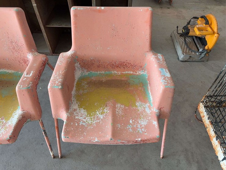 (2)-outdoor-patio-chairs-image-4