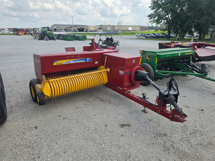 2016-new-holland-bc5070-image-1