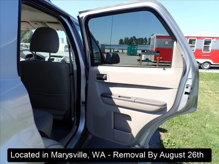 2010-ford-escape-image-22