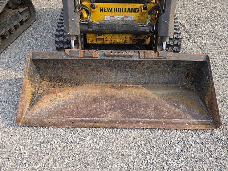 2021-new-holland-c362-image-3
