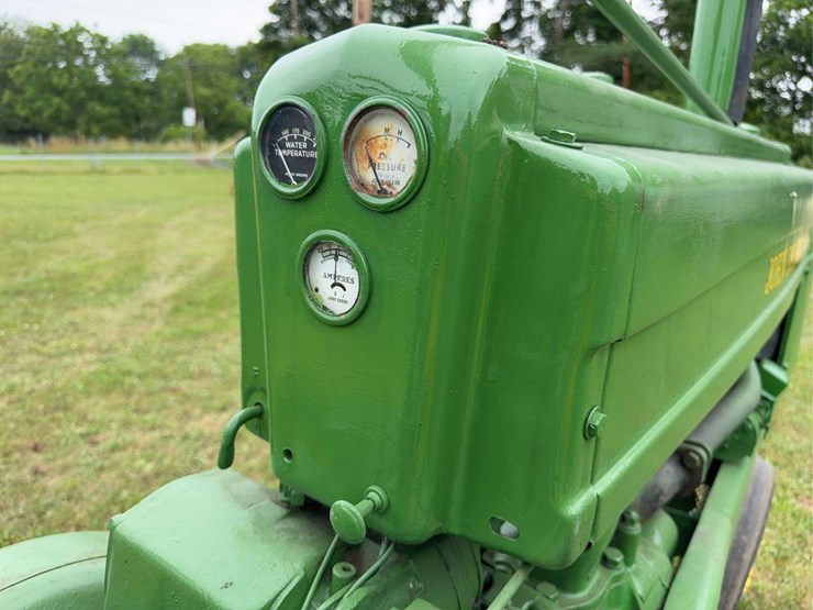 john-deere-model-b-image-25
