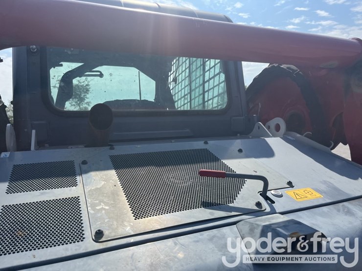 2022-takeuchi-tl10v2-image-24