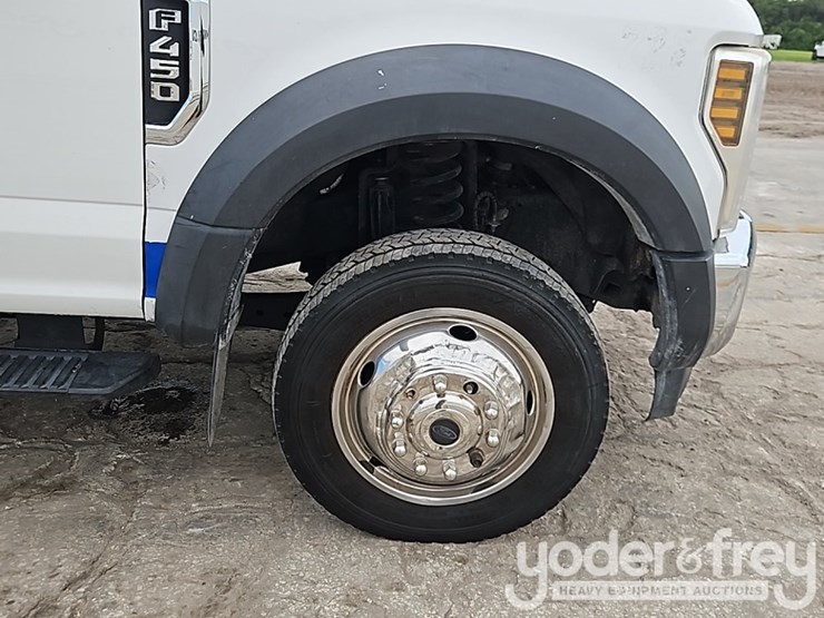 2019-ford-f450-xl-image-10