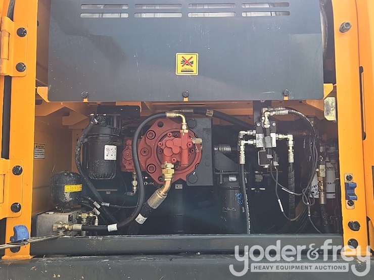 2018-hyundai-hx260l-image-42