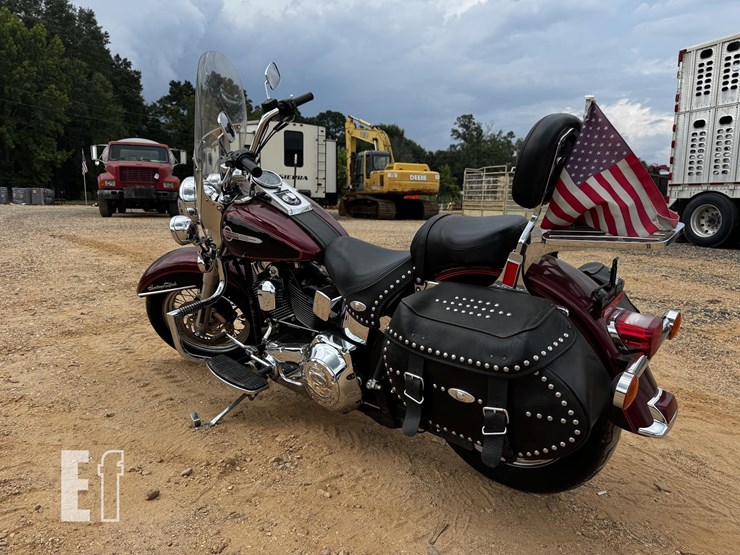 2002-harley-davidson-heritage-softail-classic-image-2