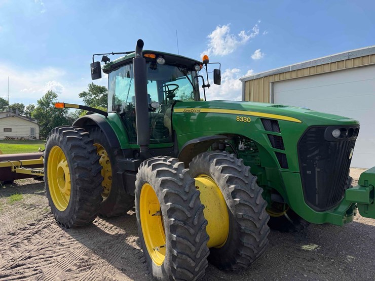john-deere-8330-image-7