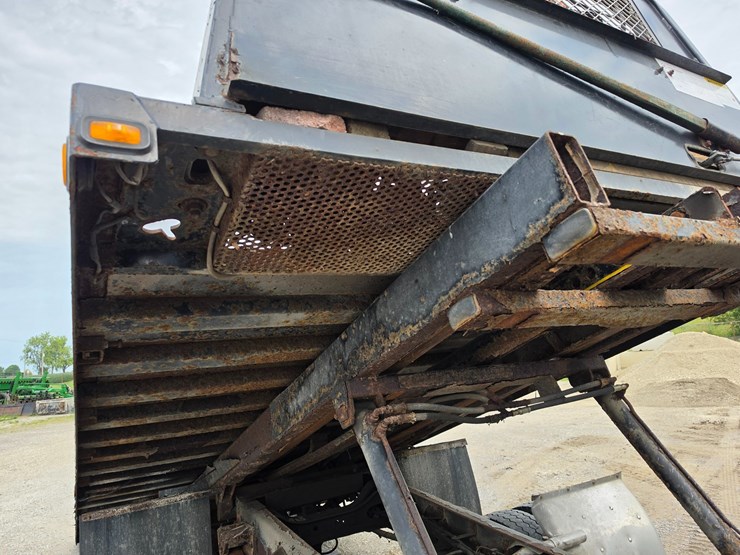 2002-international-durastar-4300-image-57
