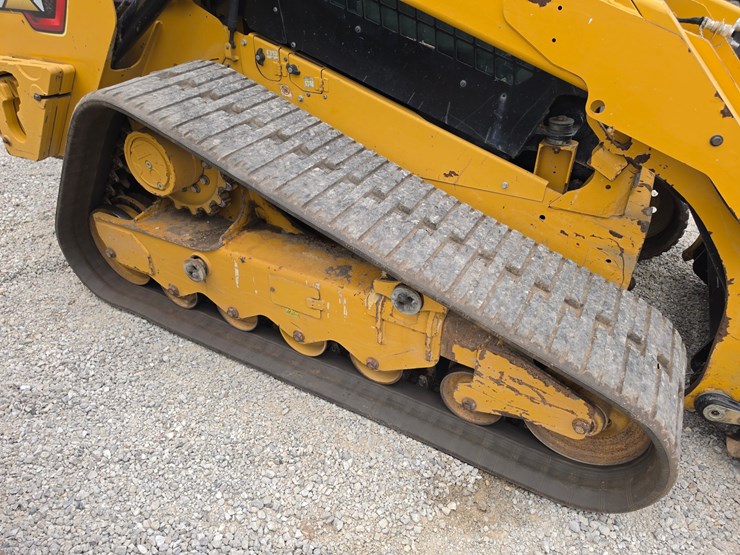 2020-caterpillar-299d3-image-14
