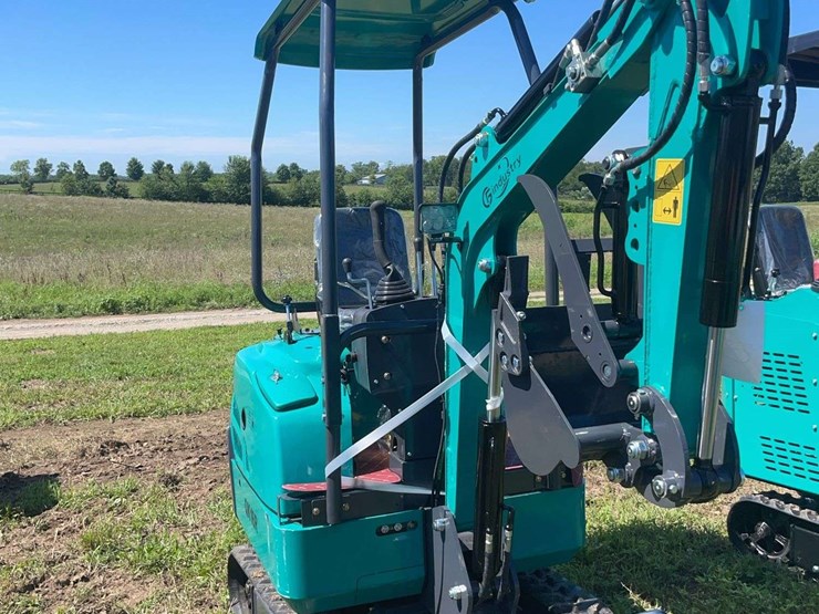 qk16r-mini-excavator-image-5