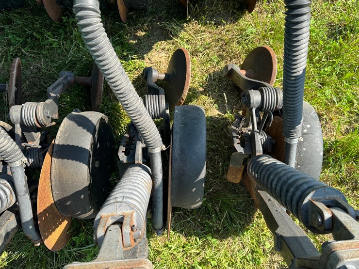 john-deere-1590-image-17