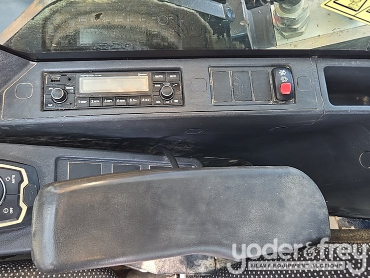 2018-hyundai-hx260l-image-70