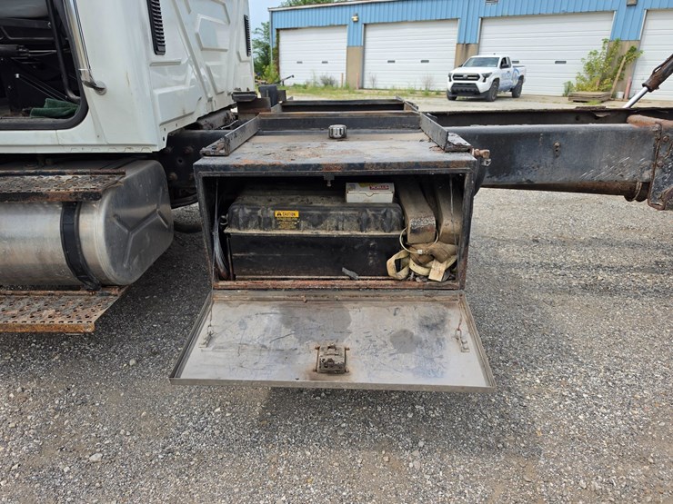 2002-international-durastar-4300-image-69